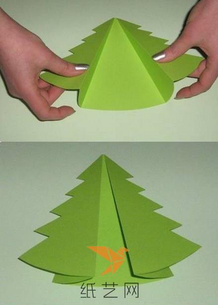 这样来进行折叠，就是立体的样子的圣诞树了