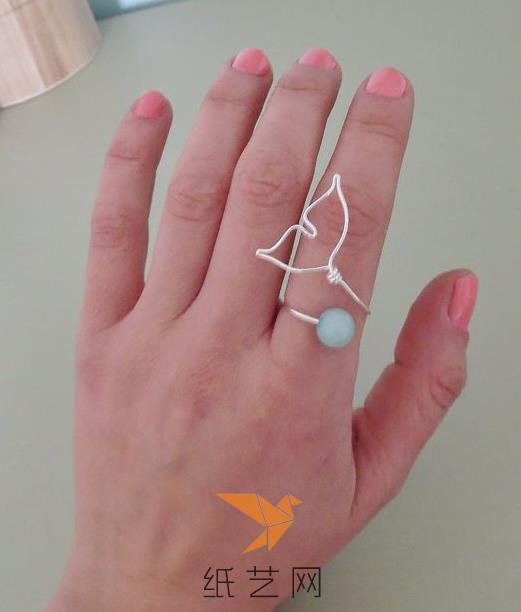 这样一个非常漂亮的海豚尾巴造型的戒指就制作好了