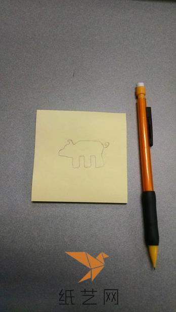 用笔先画出小猪的图来