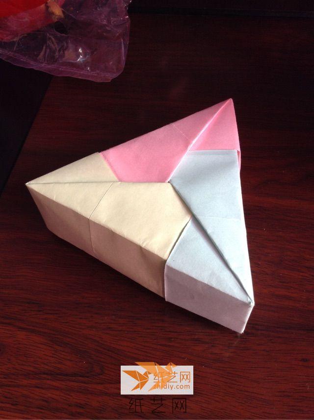折纸三角礼物盒子