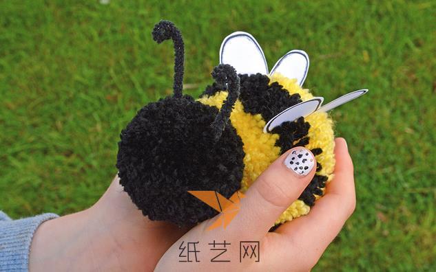 呆萌的手工制作毛线球小蜜蜂教程