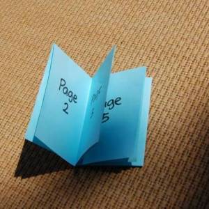 怎样将一张纸折叠成一本小册子的方法