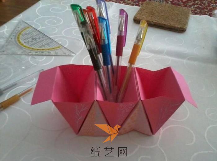 可拼插的折纸笔筒制作教程