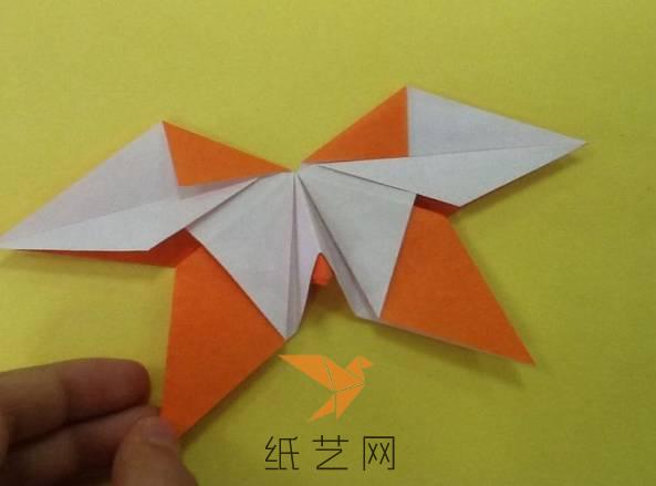 然后就是一只漂亮的折纸蝴蝶了