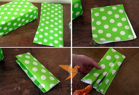 最好是选择包装礼物用的包装纸来制作这个礼物装饰花朵，我们将纸张进行折叠，然后用剪刀剪成须须的样子