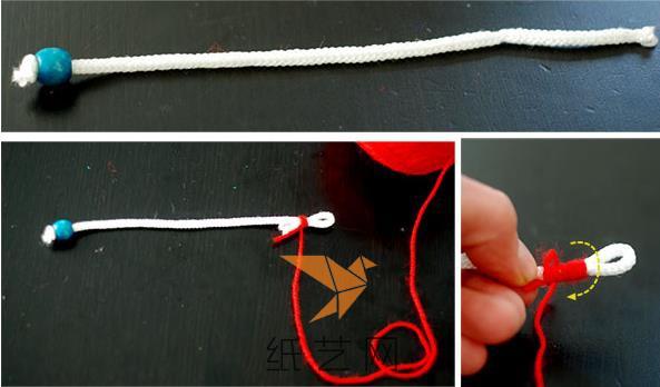 将绳子剪出合适的长度，然后在一端打结，串上木珠子，然后另一端折出一个扣，然后用毛线开始编织了