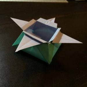 漂亮的手工折纸星星纸盒制作教程
