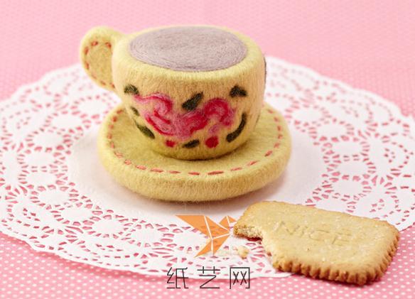 羊毛毡制作的茶杯装饰教程