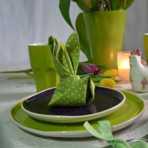 可爱的小兔子餐巾折叠制作教程
