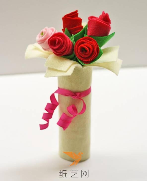 最后用一块漂亮的丝带扎在外面装饰好就做好这一束漂亮的玫瑰花啦