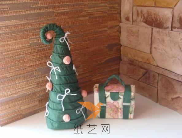 这样制作的可爱圣诞树是不是很漂亮！
