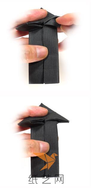 折叠平整之后，将上方箭头下面的部分向上折叠，然后塞到上面的小口袋里面