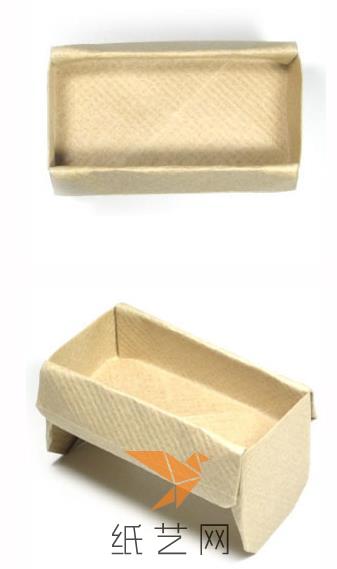 再翻转一下，你就会发现这个折纸摇篮的折纸盒子已经完成制作啦！