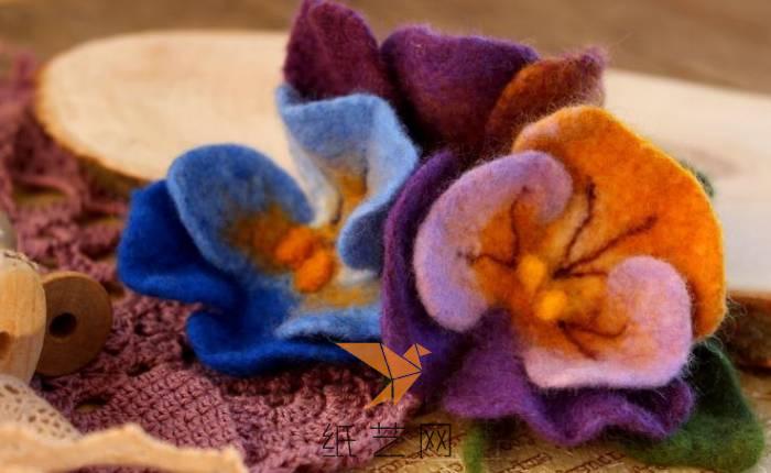 漂亮的羊毛毡三色堇新年装饰制作教程