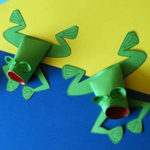 卫生纸筒在儿童手工制作中变身小青蛙