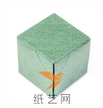 这里我们看到的就是一个很漂亮的折纸立方体啦。