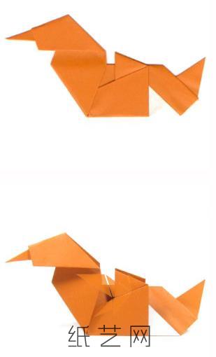 折叠完成之后，可爱的折纸小鸭子就制作完成啦。