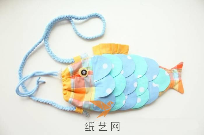 小清新鲤鱼斜挎包手工布艺儿童节礼物制作教程