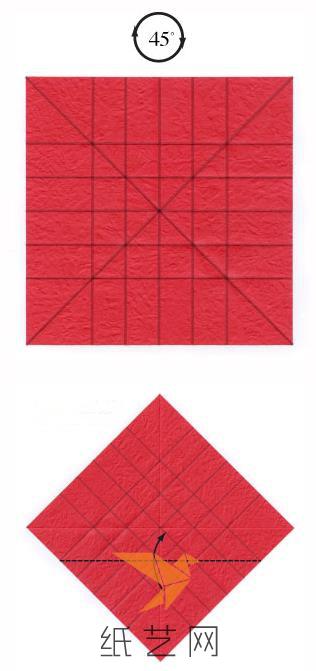 将四个边都这样折叠好折痕，然后来折叠角的部分