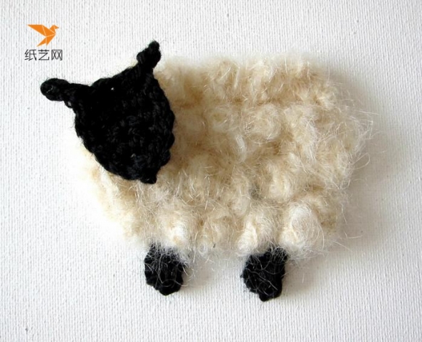钩针编织的可爱的小绵羊