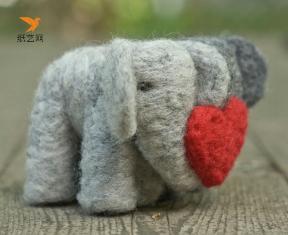 心形羊毛毡小象情人节礼物