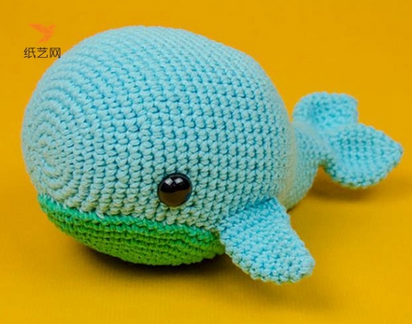 钩针编织的可爱小鲸鱼玩偶