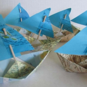 乘风破浪的折纸帆船