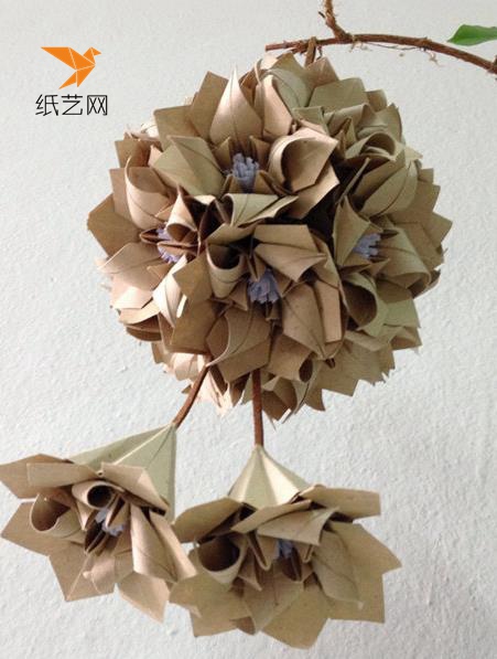 漂亮的纸球花装饰