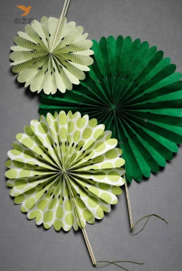 纸艺实用又有艺术美感的折纸纸艺纸扇