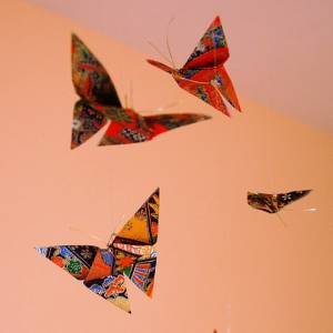 薄和纸制作出来的简单折纸蝴蝶