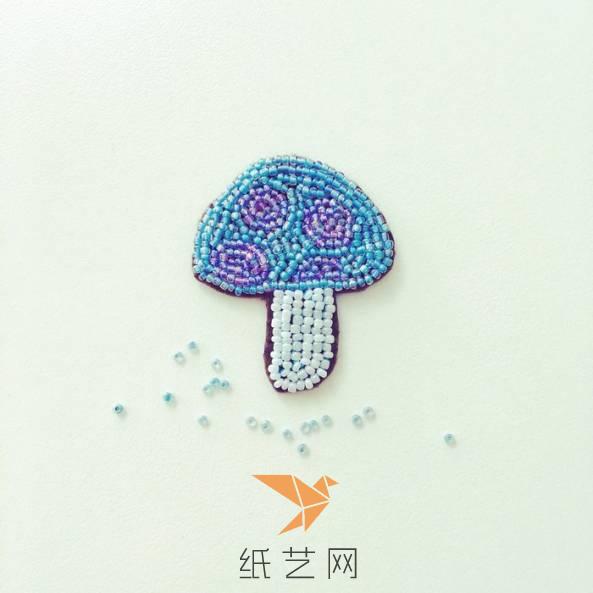 精致的串珠刺绣手作欣赏——蘑菇