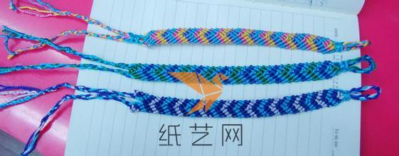 五彩的编织手链