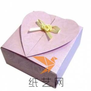 浪漫的折纸礼物盒子