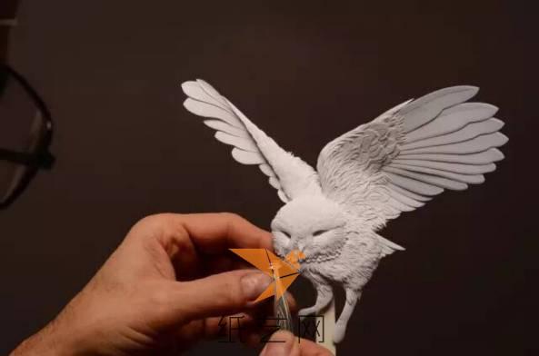 形象逼真的纸雕蜂鸟