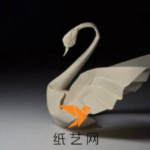 高贵、优雅的折纸天鹅
