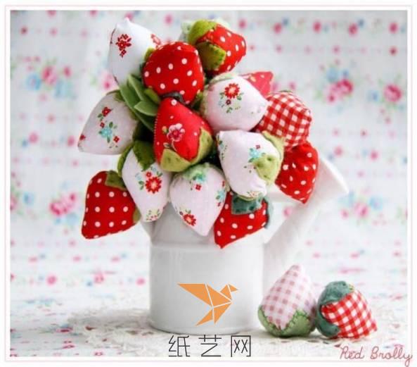 可爱的布艺草莓饰物
