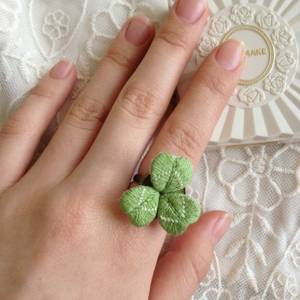 可爱的三叶草刺绣戒指