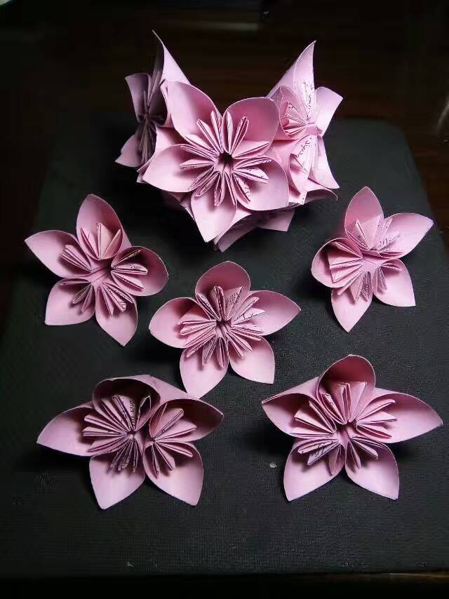 漂亮的折纸花