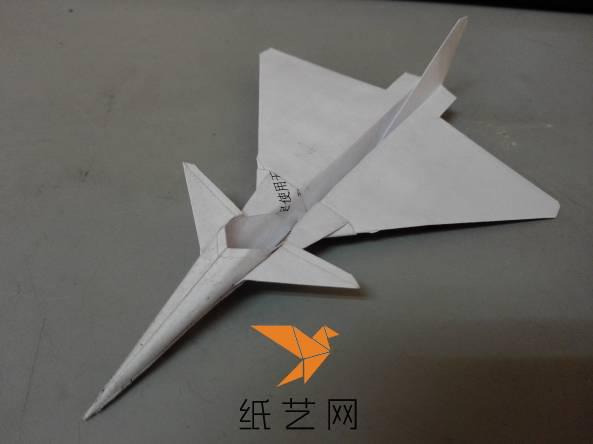 纯折纸飞机  飞行性能良好  手抛距离15--20m