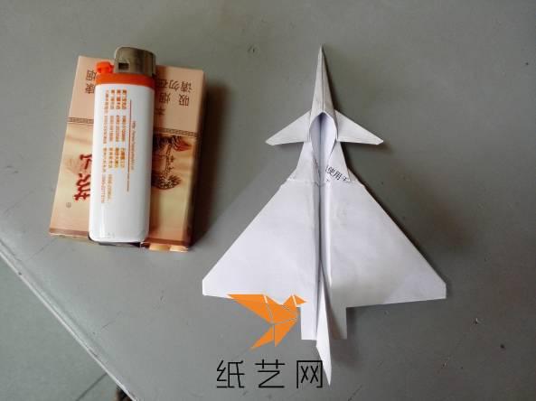 纯折纸飞机  飞行性能良好  手抛距离15--20m