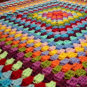 手工钩针编织彩虹毛毯